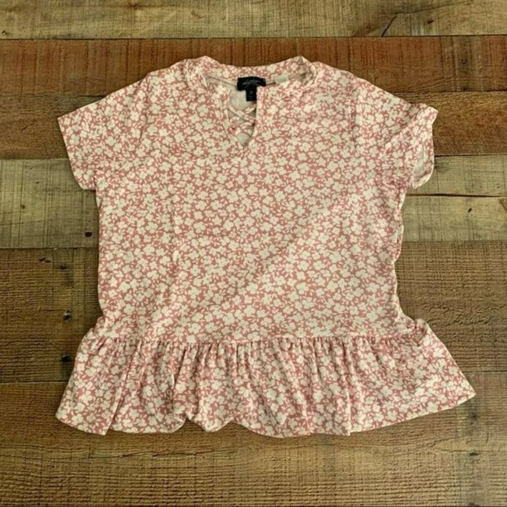 Buckles daytrip youth girls short sleeve shirt with flowers in pink and white -M